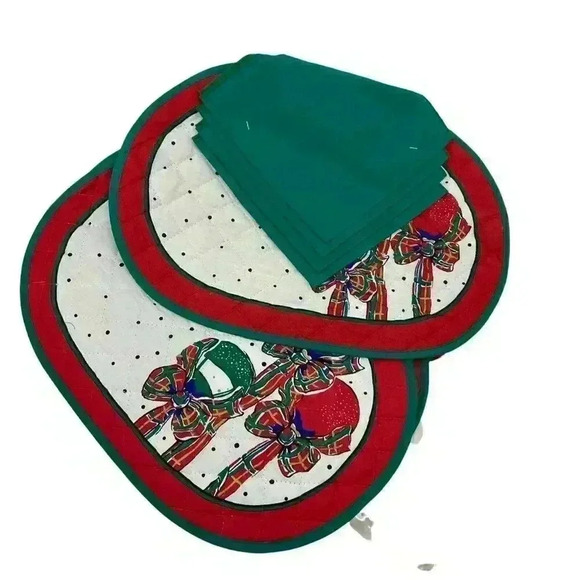Ingleman Designs Set of 4 Quilted Placemats & Napkins Christmas Gift Bows - Picture 1 of 3